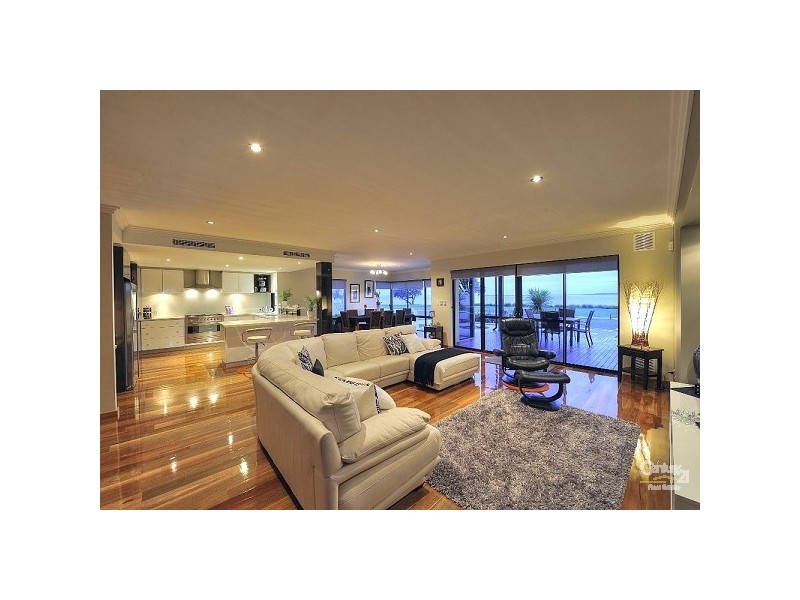 10 Dampier Drive, Falcon WA 6210