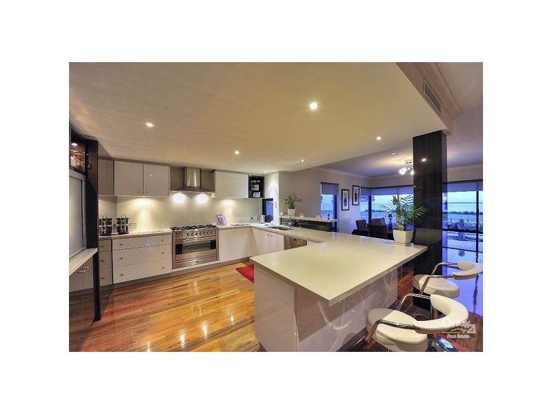 10 Dampier Drive, Falcon WA 6210
