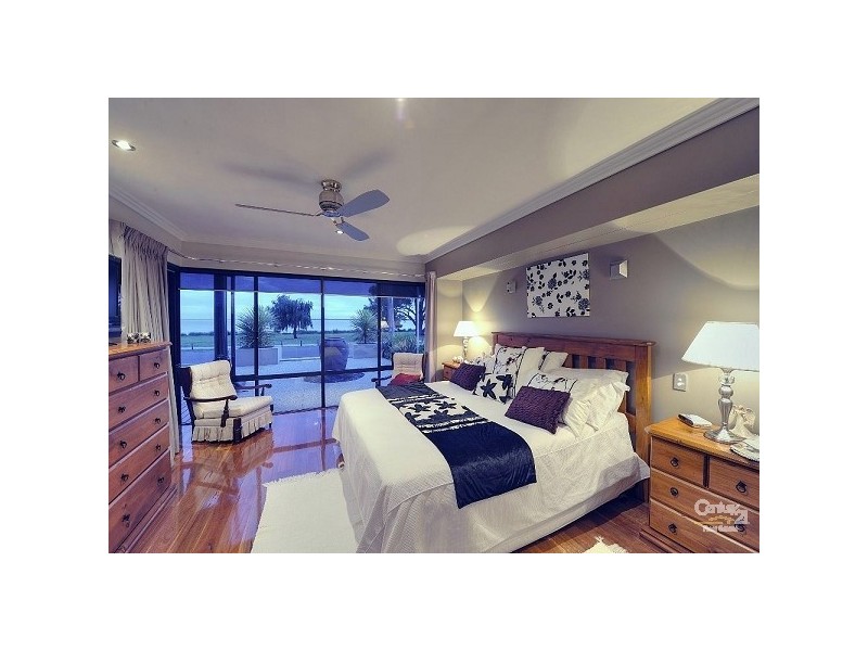 10 Dampier Drive, Falcon WA 6210