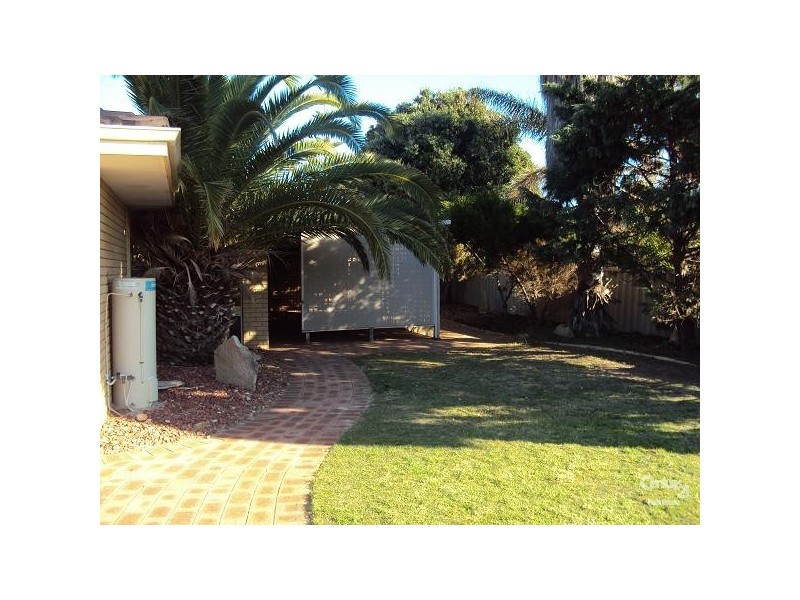 11 Admiralty Crescent HALLS HEAD, Mandurah WA 6210