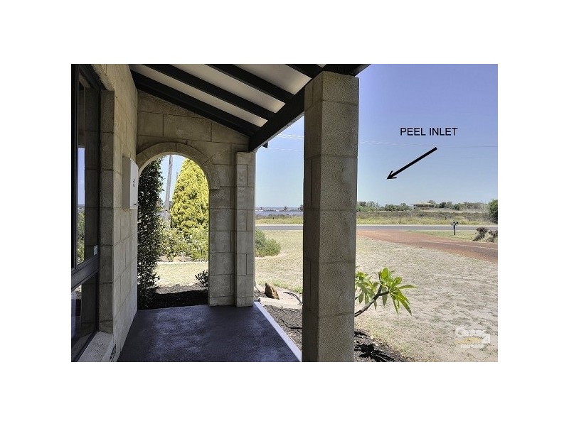 2/7 Nairn Road, Coodanup WA 6210