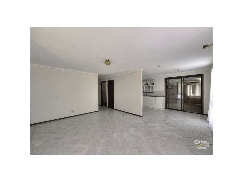 2/7 Nairn Road, Coodanup WA 6210