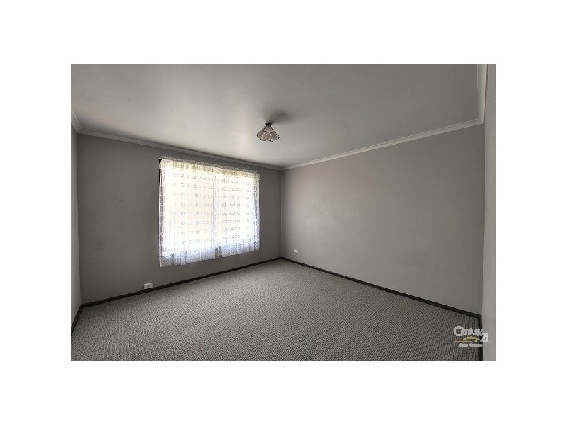 2/7 Nairn Road, Coodanup WA 6210