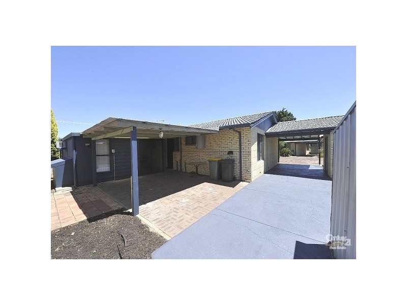 2/7 Nairn Road, Coodanup WA 6210