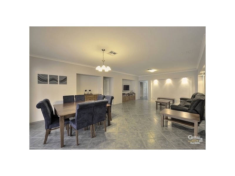 44 Ravendale Drive, Dudley Park WA 6210