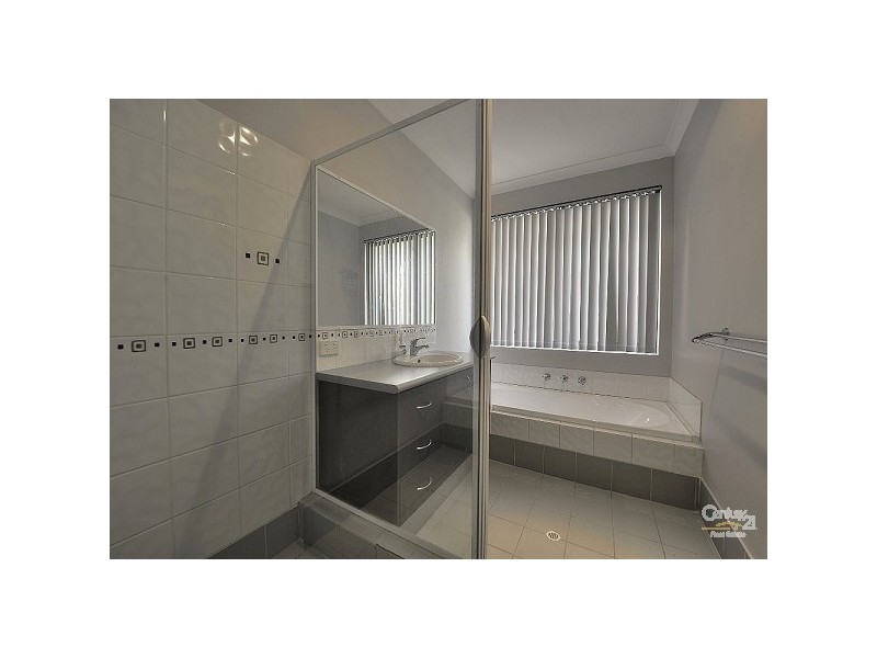 44 Ravendale Drive, Dudley Park WA 6210