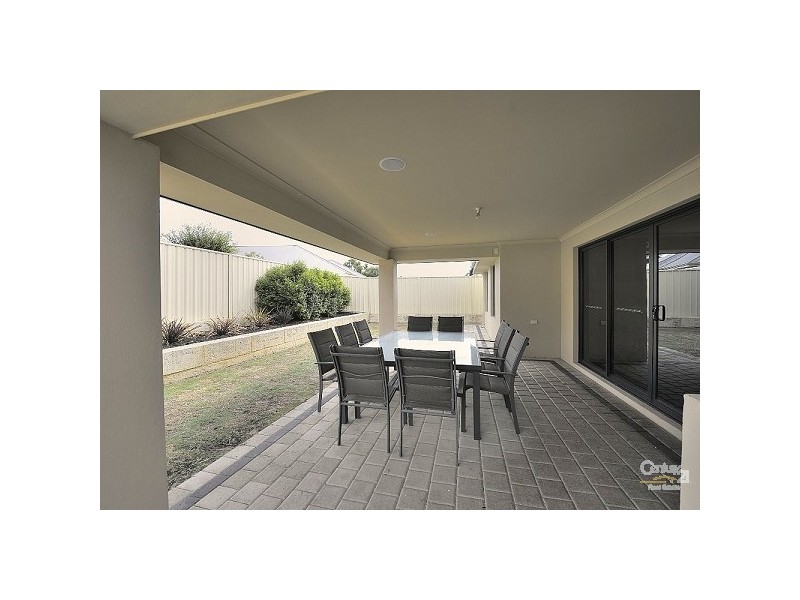 44 Ravendale Drive, Dudley Park WA 6210