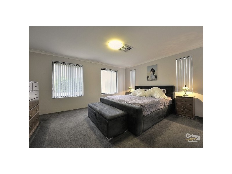 44 Ravendale Drive, Dudley Park WA 6210