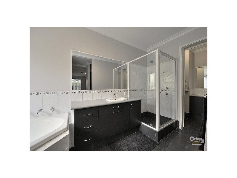 44 Ravendale Drive, Dudley Park WA 6210