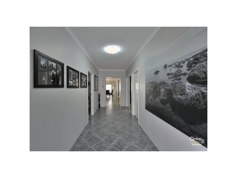 44 Ravendale Drive, Dudley Park WA 6210