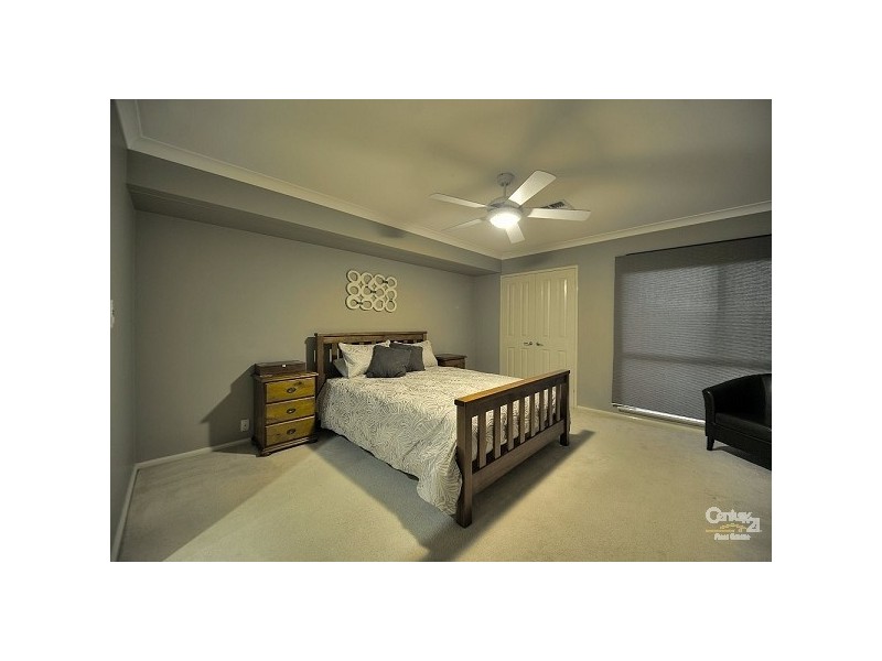 30 Oaklands Ave, Halls Head WA 6210