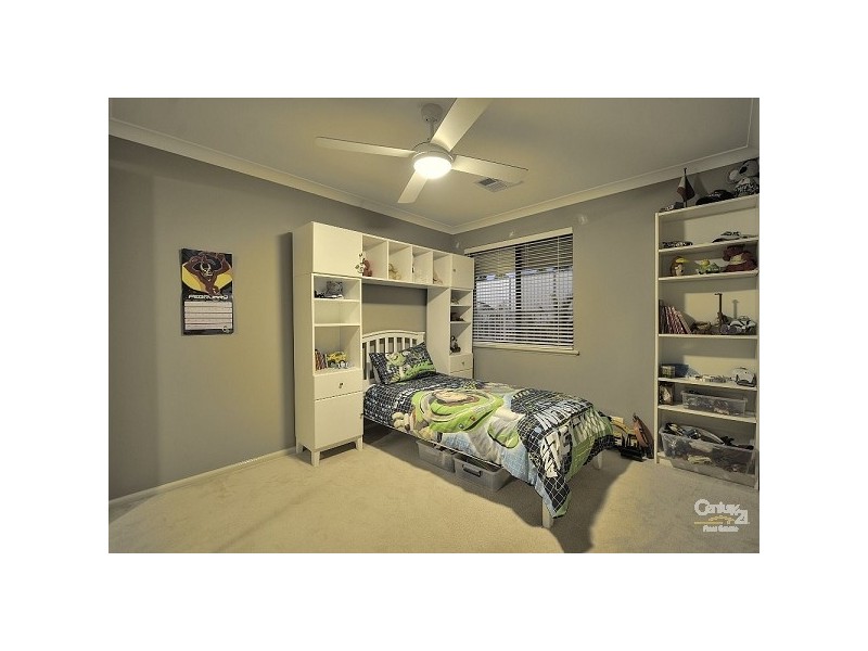 30 Oaklands Ave, Halls Head WA 6210