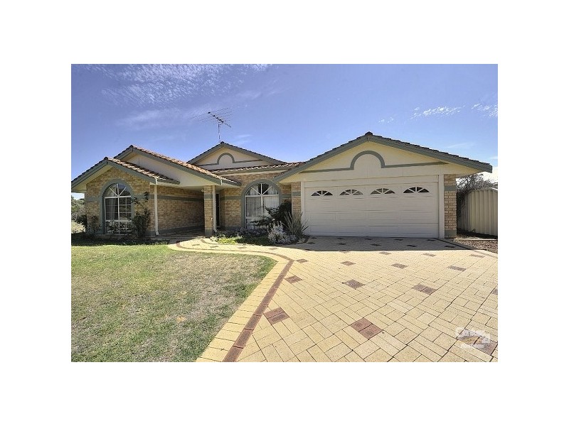 18 Darter Place, Halls Head WA 6210