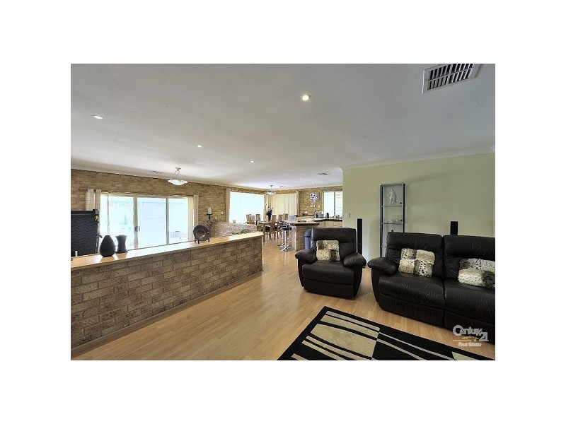 18 Darter Place, Halls Head WA 6210