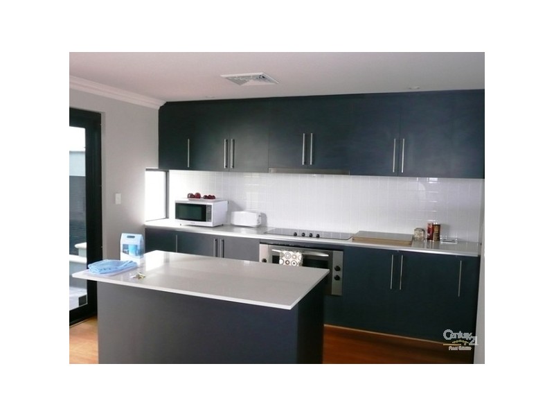 4/30 Spinnaker Quays, Mandurah WA 6210