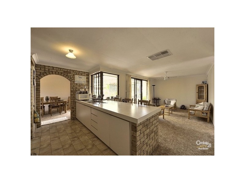 16 Seawind Drive, Silver Sands WA 6210