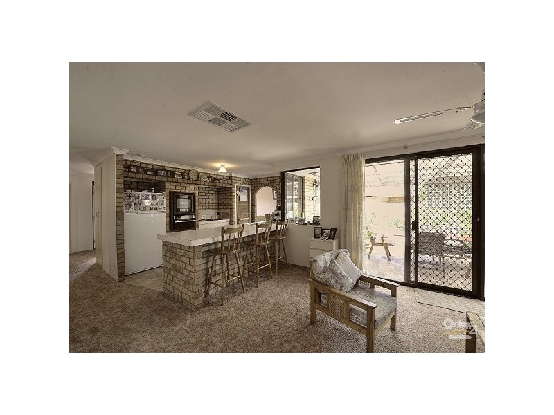 16 Seawind Drive, Silver Sands WA 6210