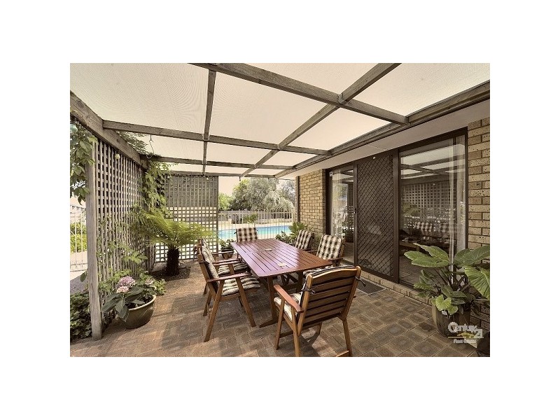 16 Seawind Drive, Silver Sands WA 6210