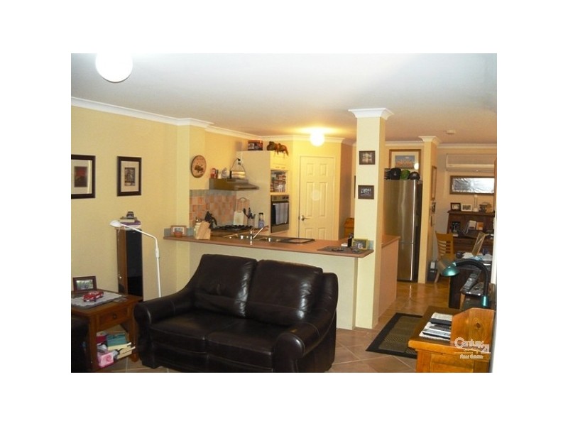 2/2 Churchill Avenue, Dudley Park WA 6210