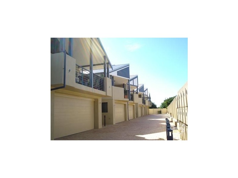 2/18 Davey Street, Mandurah WA 6210