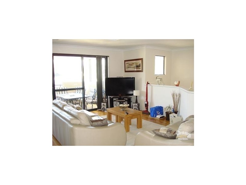 2/18 Davey Street, Mandurah WA 6210