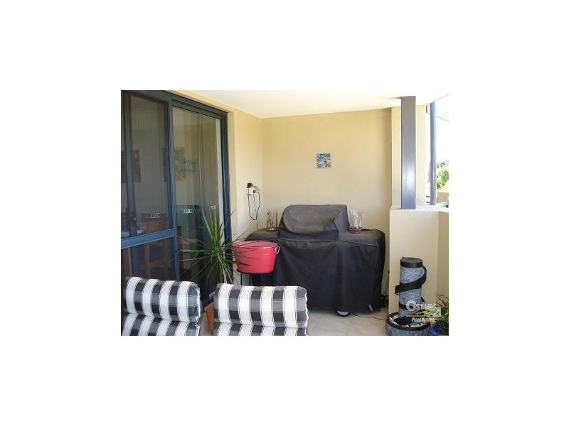 2/18 Davey Street, Mandurah WA 6210