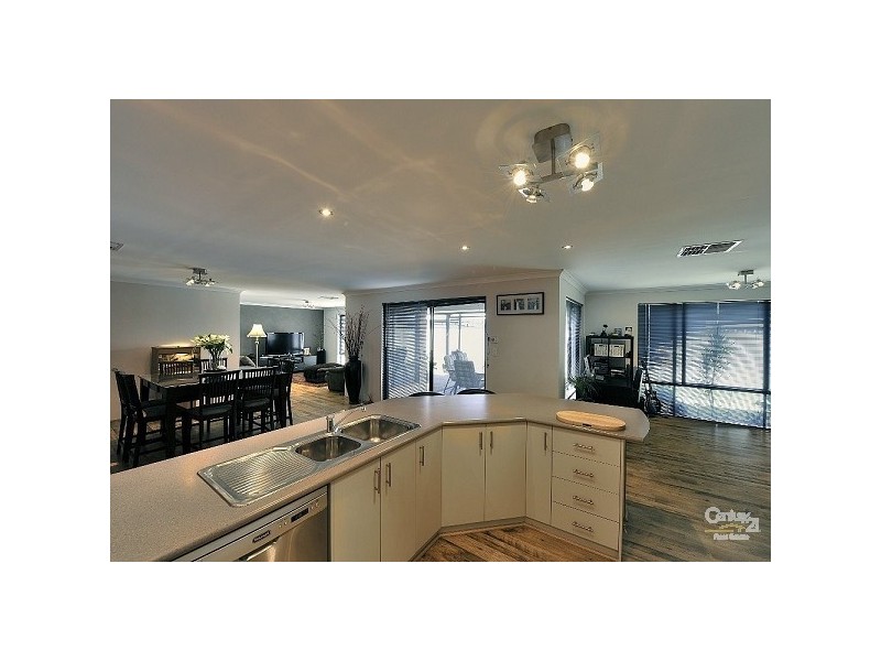 7 Kannemer Link, Meadow Springs WA 6210