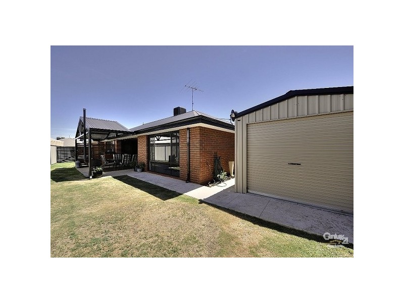 7 Kannemer Link, Meadow Springs WA 6210