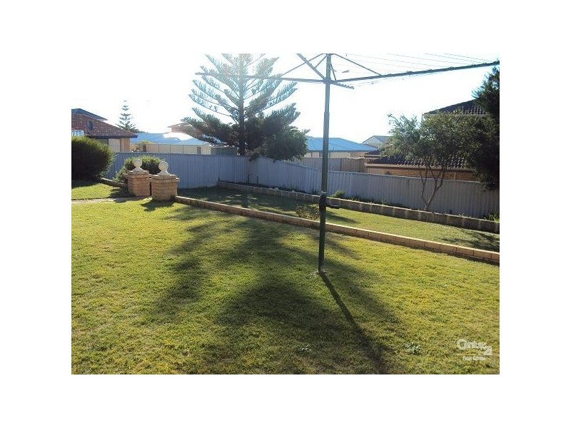 11 Admiralty Crescent HALLS HEAD, Mandurah WA 6210