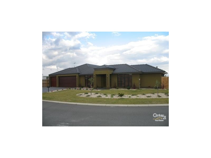 7 Beaufortia Turn HALLS HEAD, Mandurah WA 6210