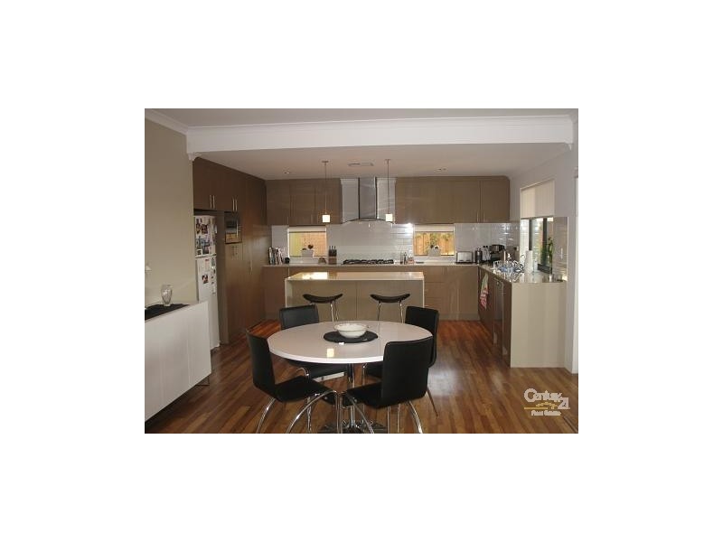 7 Beaufortia Turn HALLS HEAD, Mandurah WA 6210