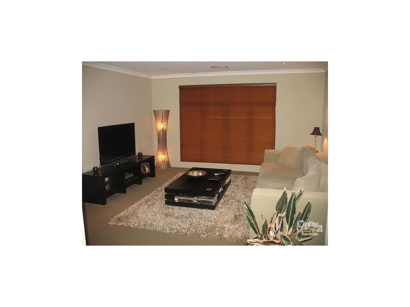 7 Beaufortia Turn HALLS HEAD, Mandurah WA 6210