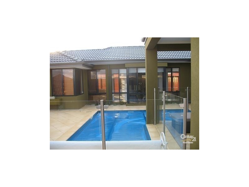 7 Beaufortia Turn HALLS HEAD, Mandurah WA 6210