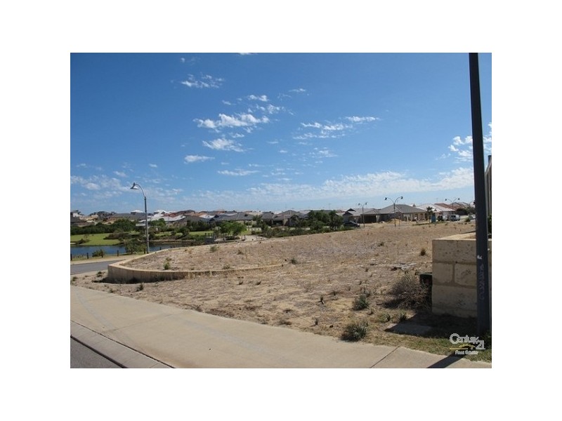 1 Carissa Turn, Halls Head WA 6210