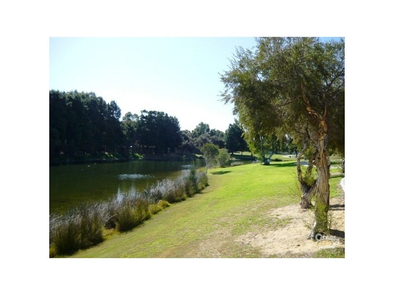 18 Suncrest Meander MEADOW SPRINGS, Mandurah WA 6210