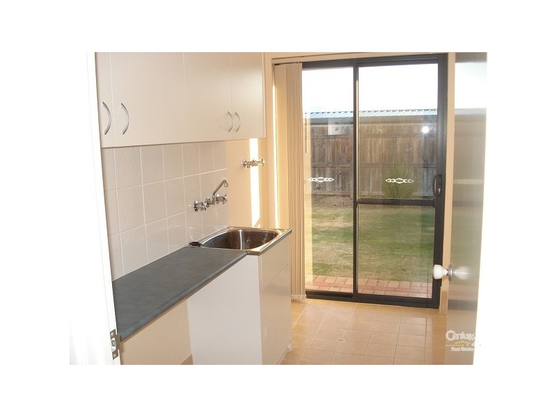 49 Hibbertia Follow HALLS HEAD, Mandurah WA 6210