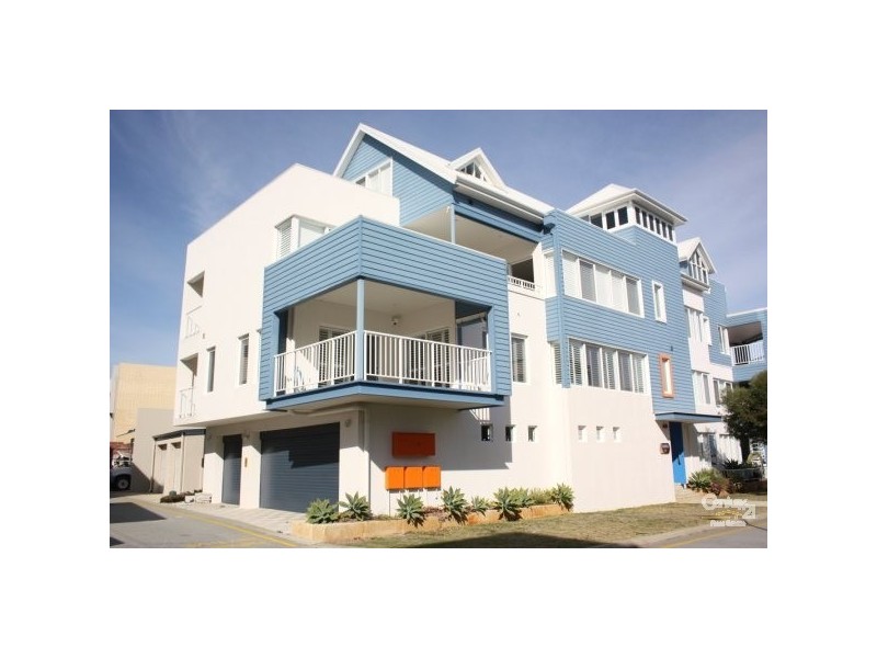 2/2 Bowsprit Way, Mandurah WA 6210