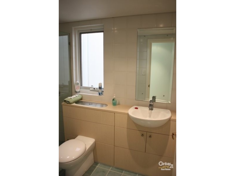 2/2 Bowsprit Way, Mandurah WA 6210