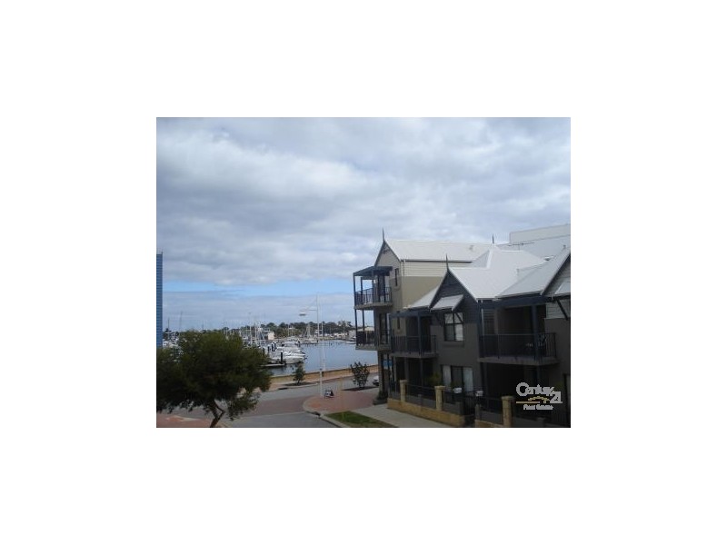 2/2 Bowsprit Way, Mandurah WA 6210