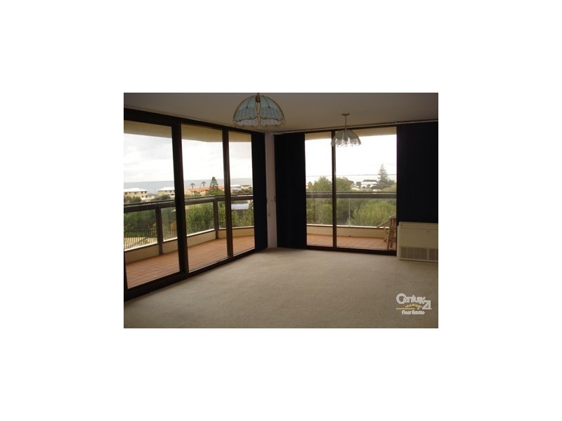 5/6 Valley Road HALLS HEAD, Mandurah WA 6210