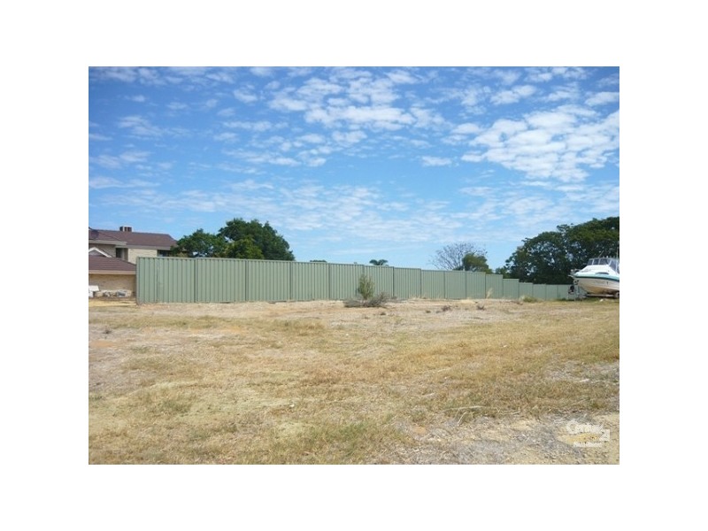 10 Wicklow Road, Halls Head WA 6210