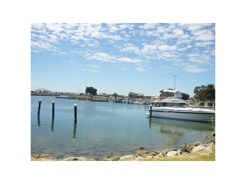 10 Wicklow Road, Halls Head WA 6210