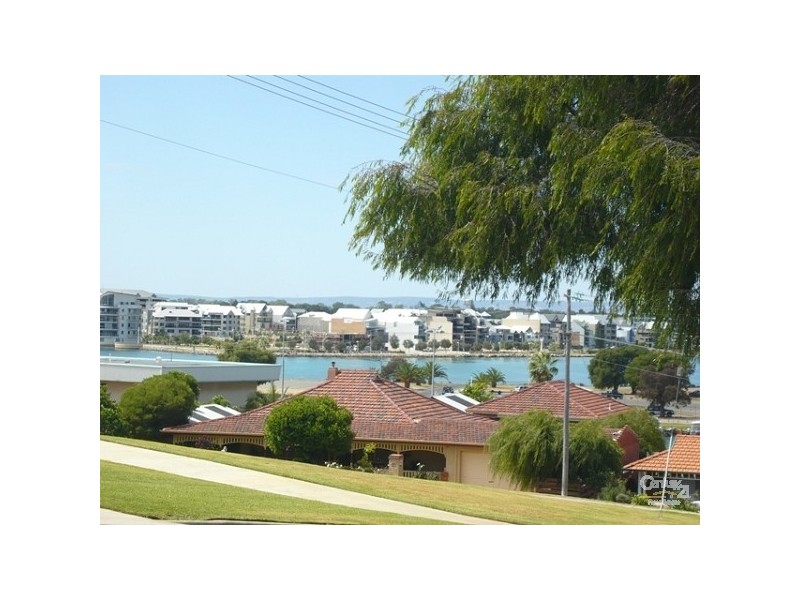 10 Wicklow Road, Halls Head WA 6210