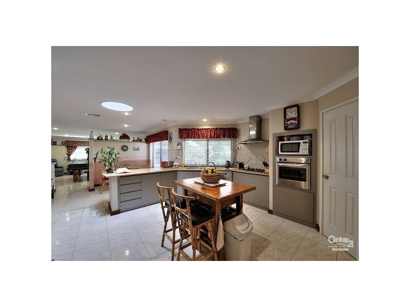 98 Leslie Street, Dudley Park WA 6210