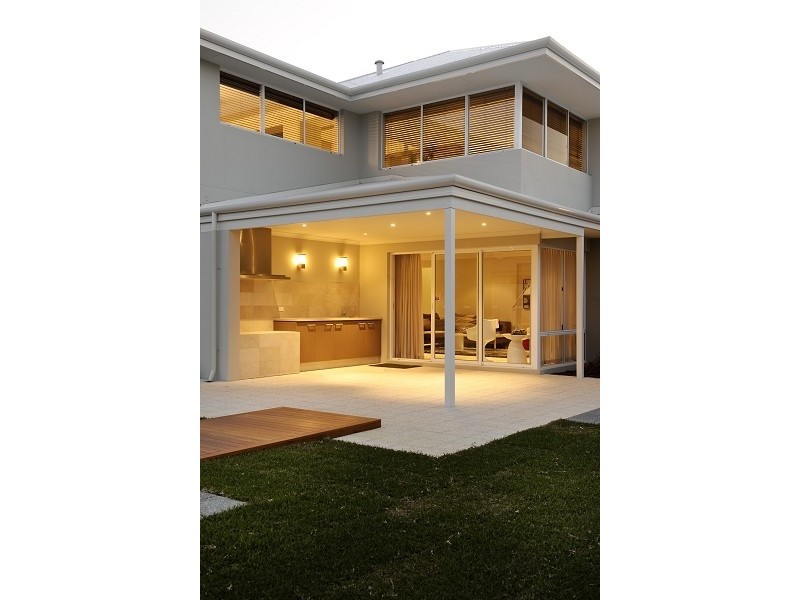 6 Cobaki Brace, Lakelands WA 6180