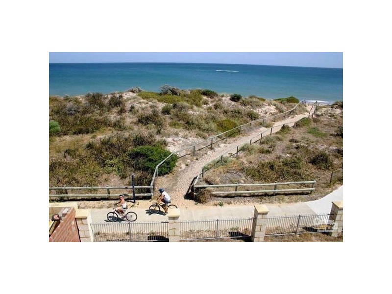 1/68 Hickman Road, Silver Sands WA 6210