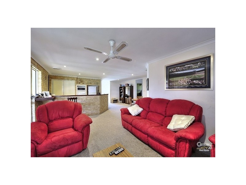 7 Tuart Road, Greenfields WA 6210