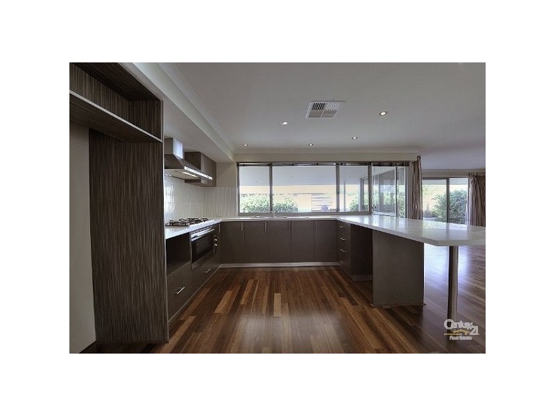 28 Jasper Way, Lakelands WA 6180