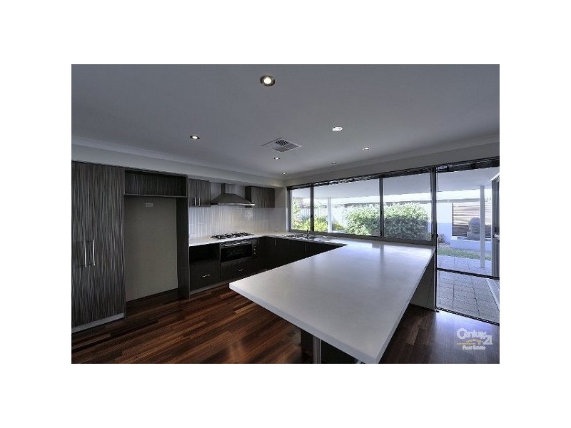 28 Jasper Way, Lakelands WA 6180