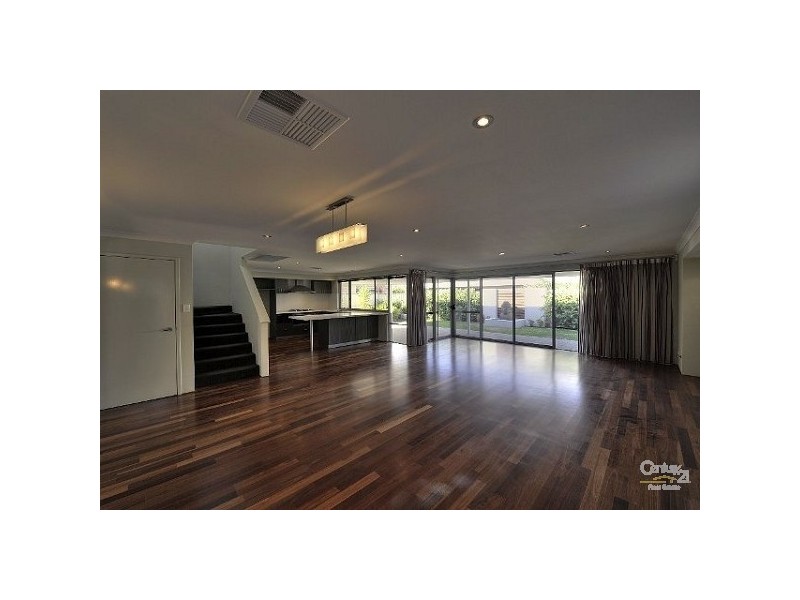 28 Jasper Way, Lakelands WA 6180